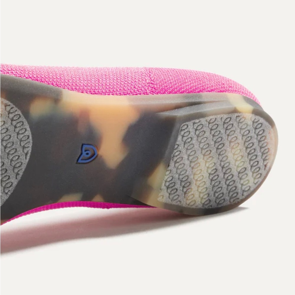 Beautiful flats. Color: Dragon Fruit (fuchsia pink). Like new, worn once. - Picture 3 of 5
